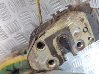 Замок двери передней правой Kia Spectra 2001-2011