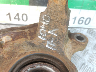 Кулак поворотный передний левый Mazda 323 1994-1998