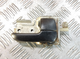 Ручка двери внутренняя передняя правая Mazda 323 1994-1998