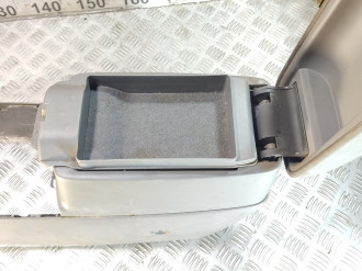 Подлокотник Mazda 6 GG