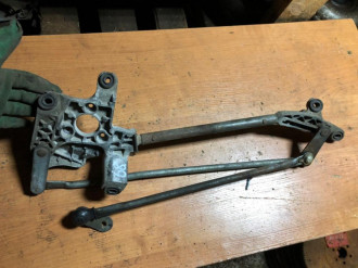 Трапеция стеклоочистителя Mitsubishi Legnum EA