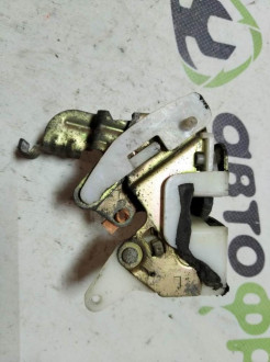 Замок двери задней левой Mitsubishi Pajero 1997-2001
