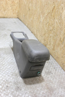 Подлокотник Mitsubishi Legnum EA