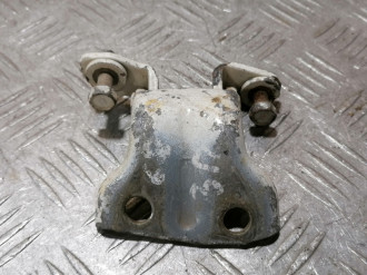 Петля двери задней правой верхняя Mitsubishi Legnum EA