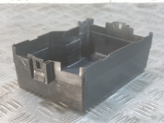 Крышка блока предохранителей Mitsubishi Pajero 1991-1996