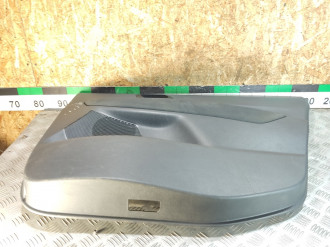 Обшивка двери передней правой Peugeot 3008 2010-2016