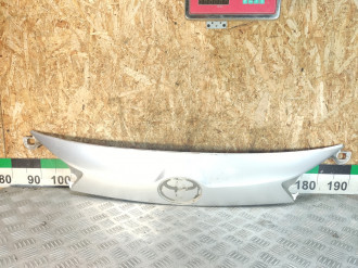 Накладка двери багажника Toyota Rav 4 2013-2019
