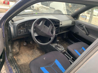 В разборе Volkswagen Passat b3 B3