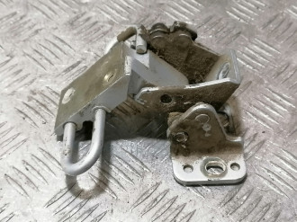 Петля двери задней левой нижняя Volkswagen Passat b5 1996-2000