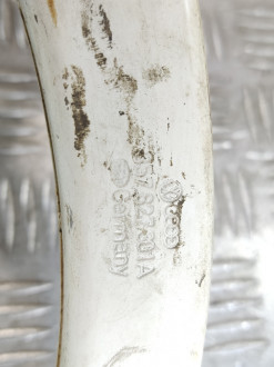 Петля крышки багажника левая Volkswagen Passat b3 B3