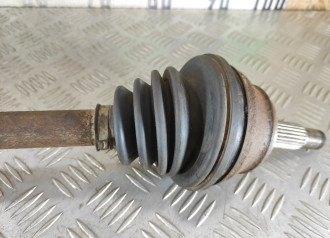 Полуось передняя левая Volkswagen Golf 3