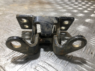 Петля багажника левая Chery Tiggo T11