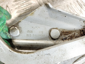 Петля капота правая Chery Amulet 2006-2012