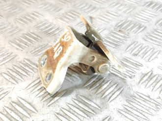 Петля двери задней левой верхняя Chery Fora 2006-2010