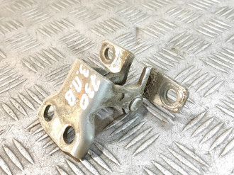 Петля двери задней правой верхняя Chery Fora 2006-2010