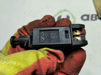 Датчик включения стоп сигнала Chery Amulet 2006-2012