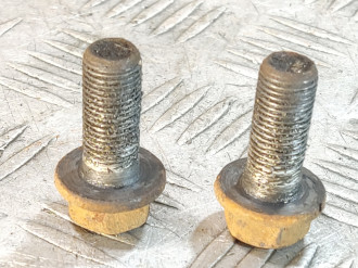 Болт крепления суппорта переднего Chery Tiggo T11