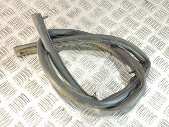 Уплотнитель капота Chevrolet Lacetti  2003-2013