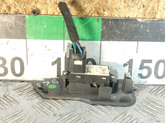 Кнопка стеклоподъемника Chevrolet Captiva  2006-2010