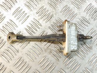 Ограничитель двери передний Chevrolet Cruze 2009-2016