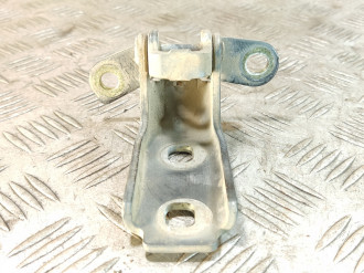 Петля двери передней правой нижняя Chevrolet Cruze 2009-2016