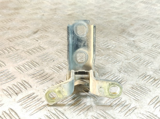 Петля двери передней правой верхняя Chevrolet Cruze 2009-2016