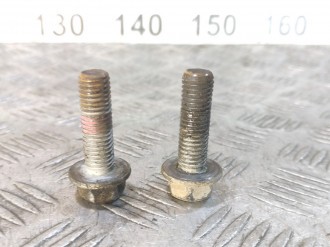 Болт крепления суппорта переднего Chevrolet Cruze 2009-2016