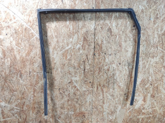 Уплотнитель стекла двери зад. правый Chevrolet Captiva  2006-2010