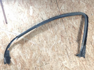 Накладка стекла двери передней левой Chevrolet Cruze 2009-2016