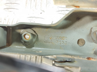 Петля крышки багажника левая Chevrolet Cruze 2009-2016