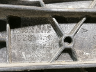 Кронштейн ручки передней левой Chrysler Pacifica 2003-2008