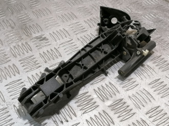 Кронштейн ручки передней левой Chrysler Pacifica 2003-2008