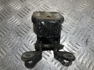 Петля двери задней правой верхняя Chrysler Pacifica 2003-2008