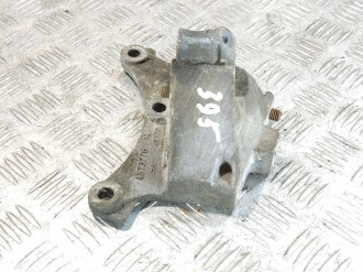 Кронштейн кпп Chrysler Sebring/dodge stratus 2001-2007