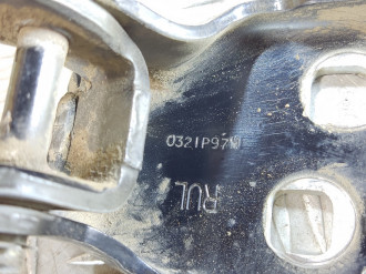 Петля двери задней левой верхняя Chrysler Sebring/dodge stratus 2001-2007