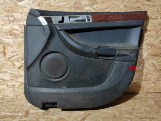 Обшивка двери передней правой Chrysler Pacifica 2003-2008