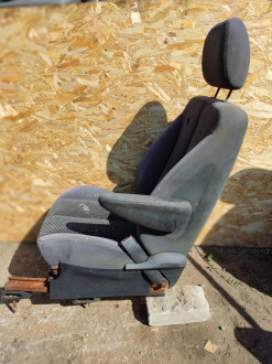 Сиденье переднее правое Chrysler Pacifica 2003-2008
