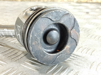 Поршень с шатуном Citroen Berlingo 2002-2012