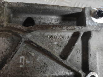 Кронштейн компрессора кондиционера Citroen C4 2005-2011