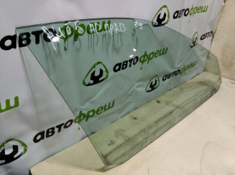 Стекло двери передней правой Audi A4 b5 B5