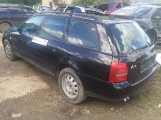 В разборе Audi A4 b5 B5