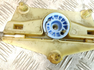 Стеклоподъемник задний правый Audi A6 c6 C6