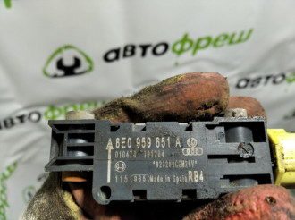 Датчик Air Bag Audi A4 b7 B7