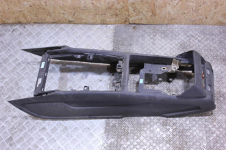 Консоль Audi Q7  2005 2015