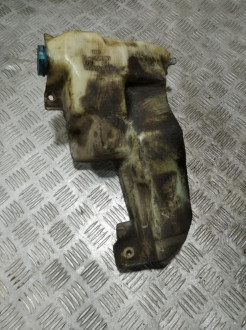 Бачок омывателя лобового стекла Audi 80/90 1986-1991