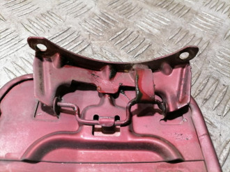 Лючок бензобака Audi 80/90 1986-1991