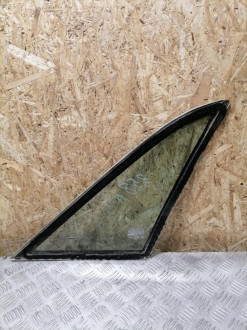Стекло кузовное глухое заднее левое Audi 80/90 1986-1991