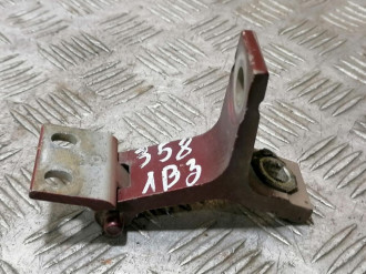 Петля двери задней левой верхняя Audi 80/90 1986 1991