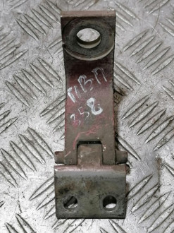 Петля двери передней правой верхняя Audi 80/90 1986 1991