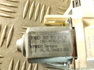 Стеклоподъемник задний правый Audi Q5 2008-2017